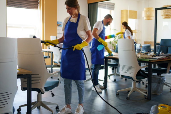 Nettoyage professionnel des bureaux à Paris par PN Line pour un environnement de travail propre et productif